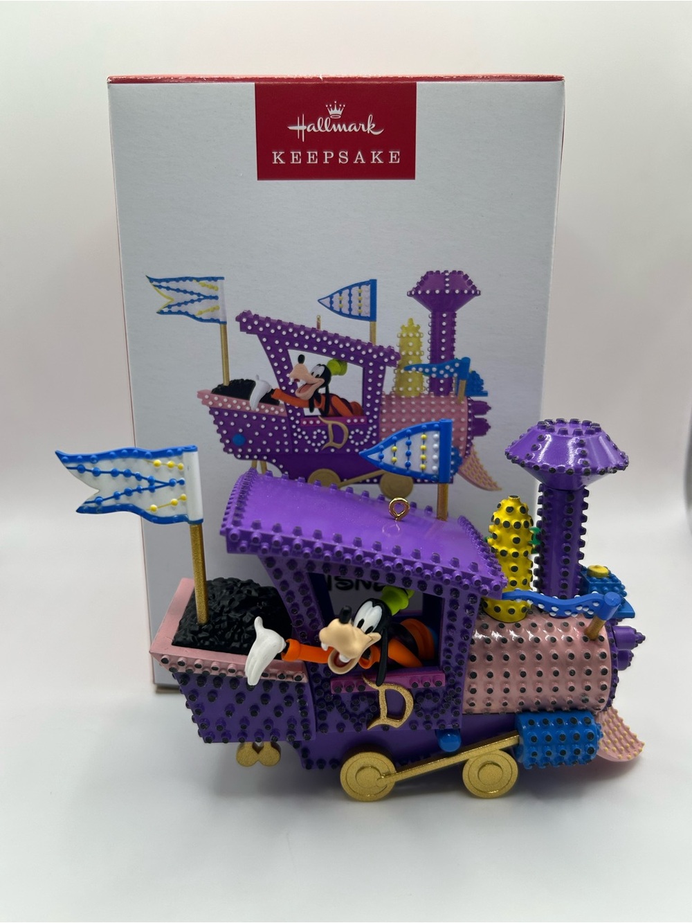 NEW Disney’s Electrical Parade Goofy Train Ornament 2025 - Picture 1 of 9